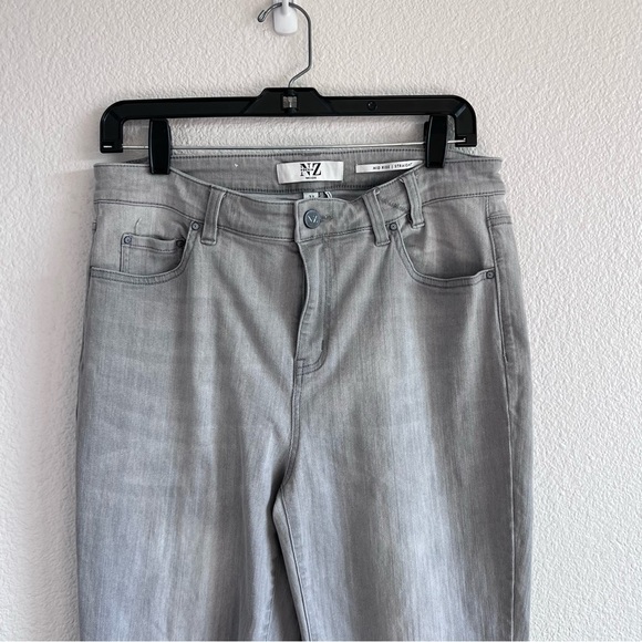 NIC+ZOE Mid Rise Straight Ankle Jeans in Mercury - Picture 3 of 16